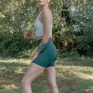 Girlfriend Collective High Rise Run Biker Shorts Green Size XXL